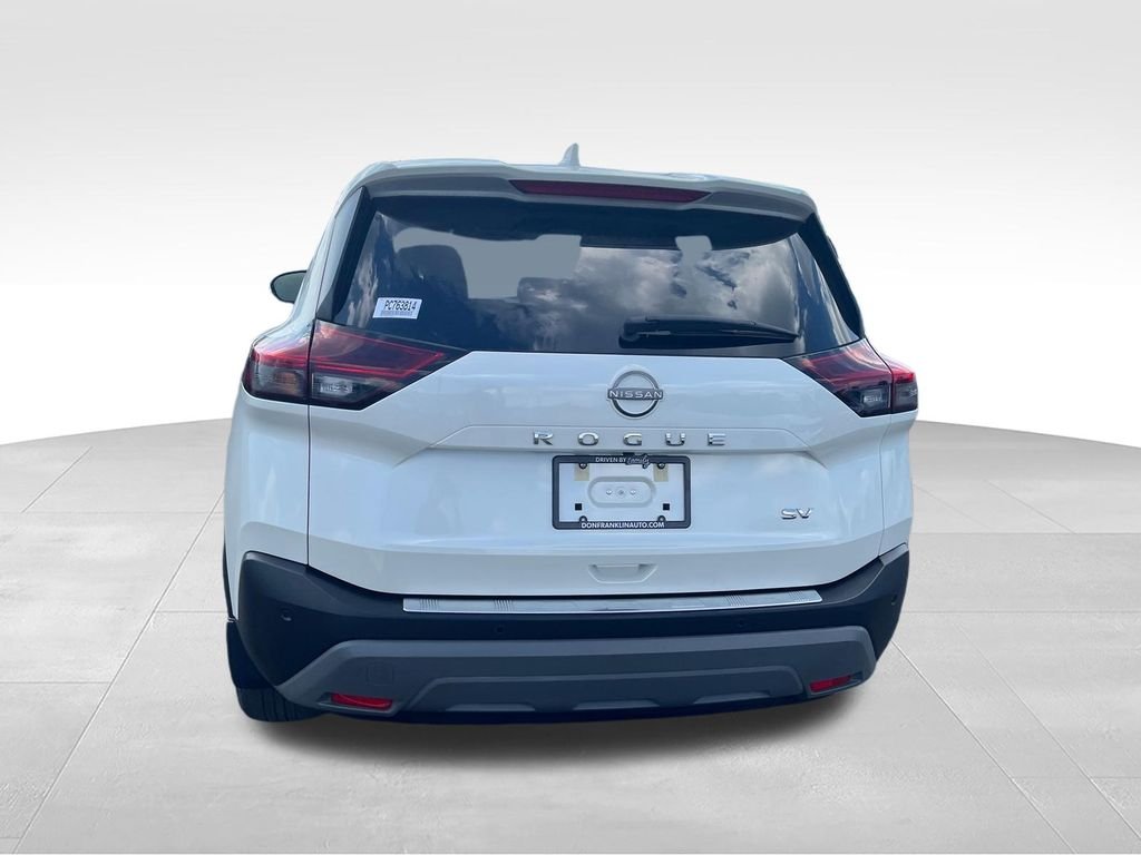 Used 2023 White Nissan SV image 4