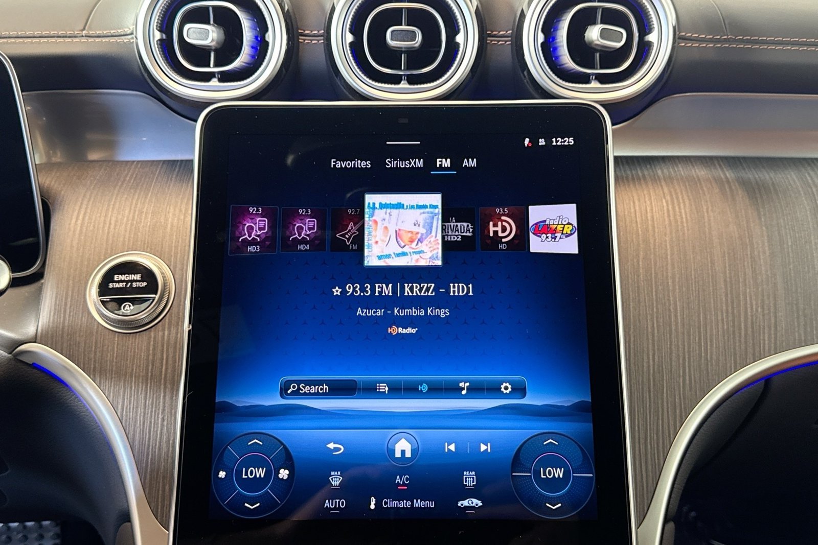 New 2026 Polar White Mercedes-Benz GLC 300 image 14