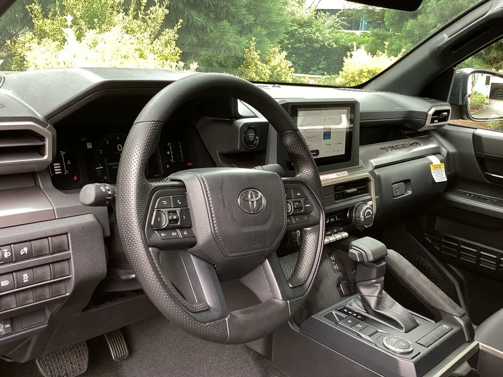 2025 Toyota Tacoma SR5 - Photo 4