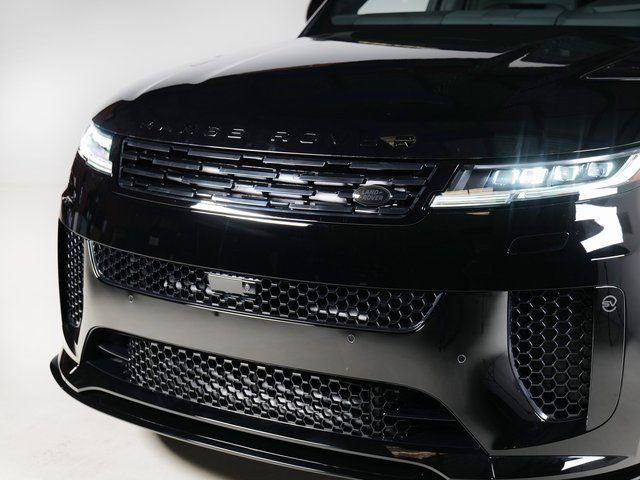 New 2026 Narvik Black Land Rover SV image 25