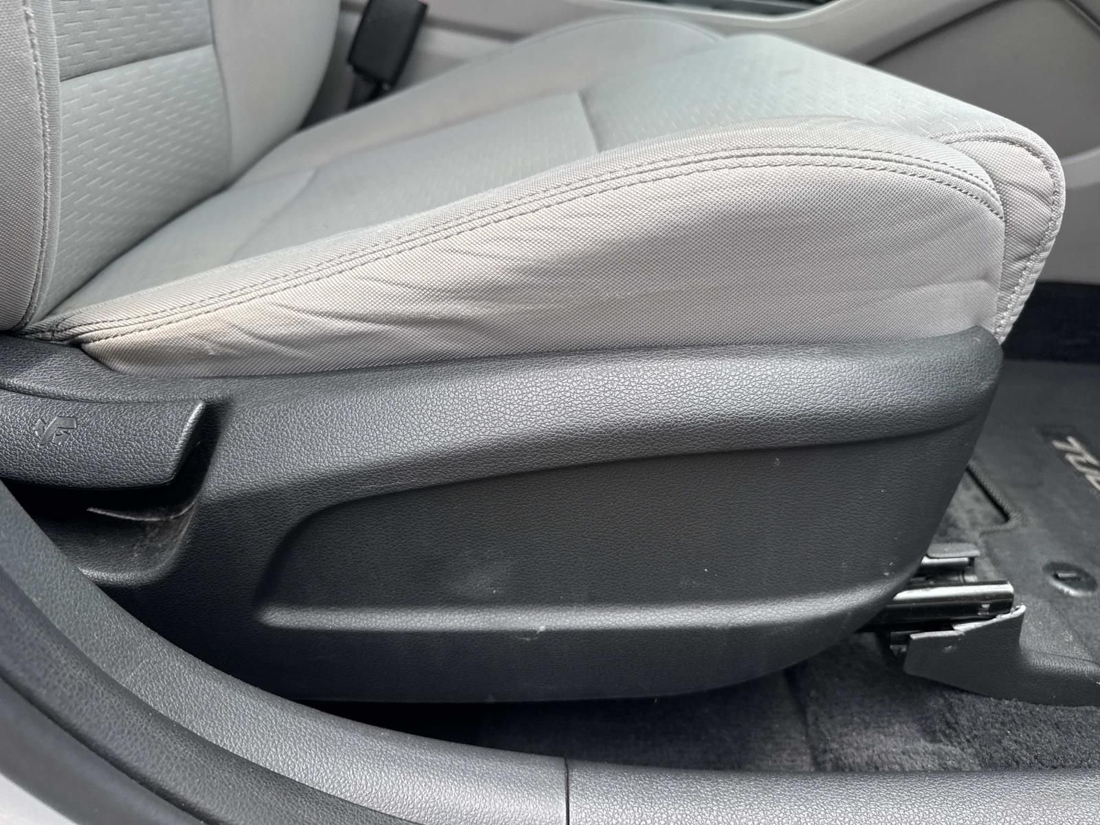 Used 2021 Silver Hyundai Value image 14