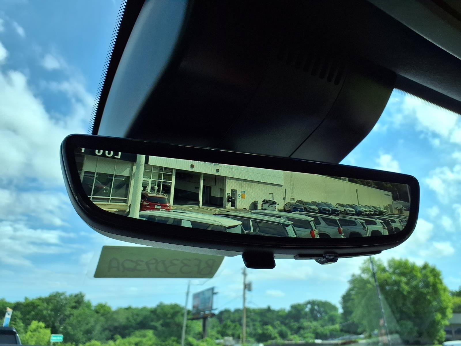 Used 2024 White Frost Tricoat GMC Denali Ultimate image 27