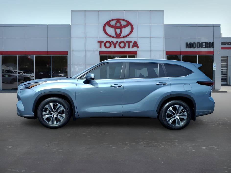 Used 2024 Moon Dust Toyota LE image 2