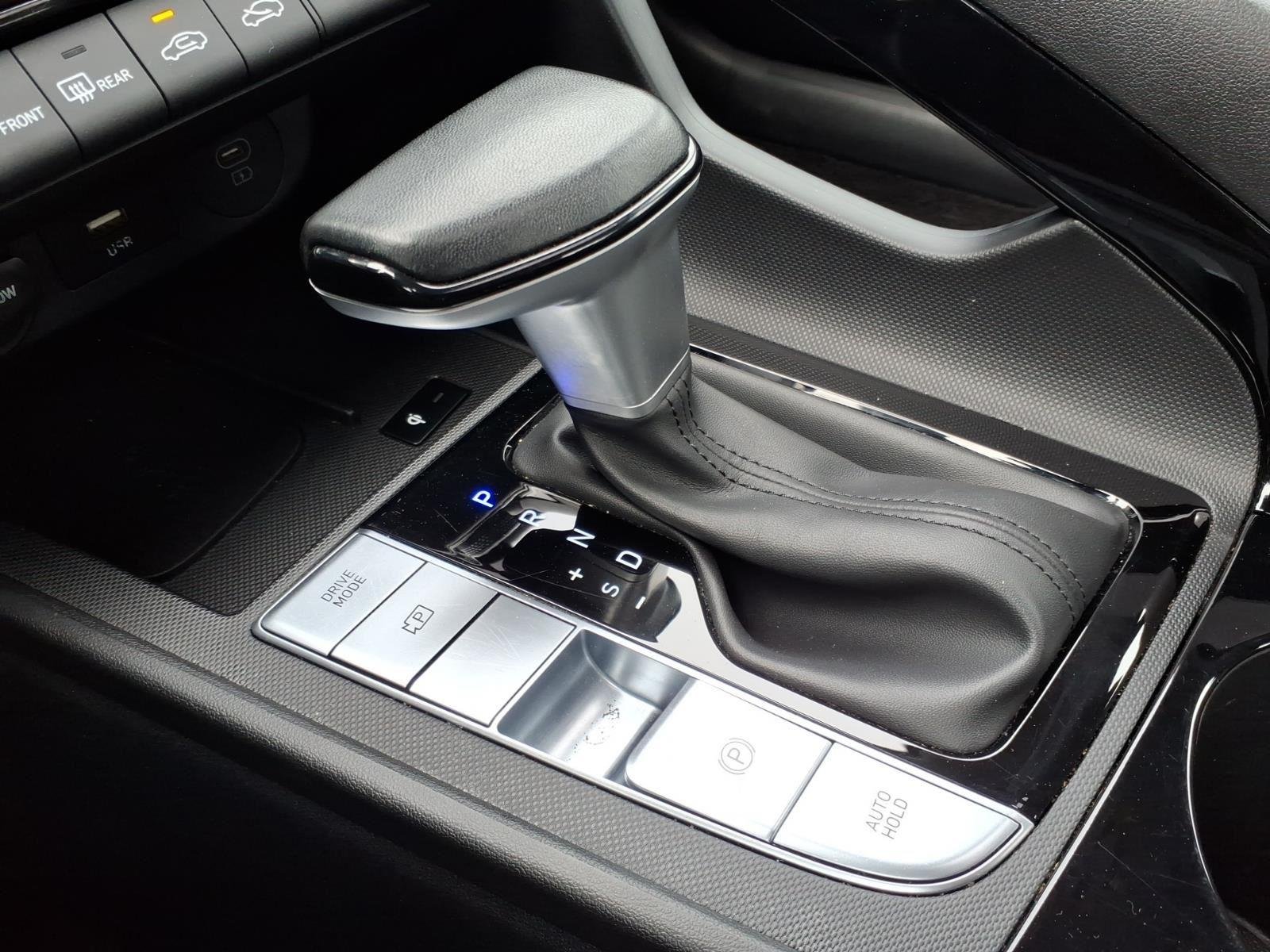 Used 2025 Fluid Metal Hyundai Limited image 8