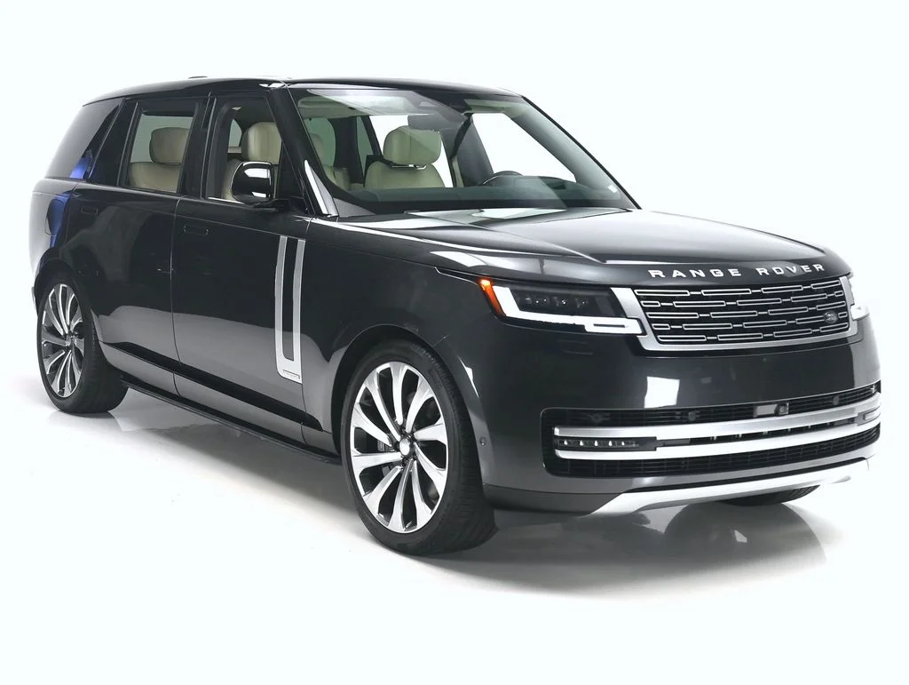 Used 2025 Borasco Gray Metallic Land Rover Autobiography image 3