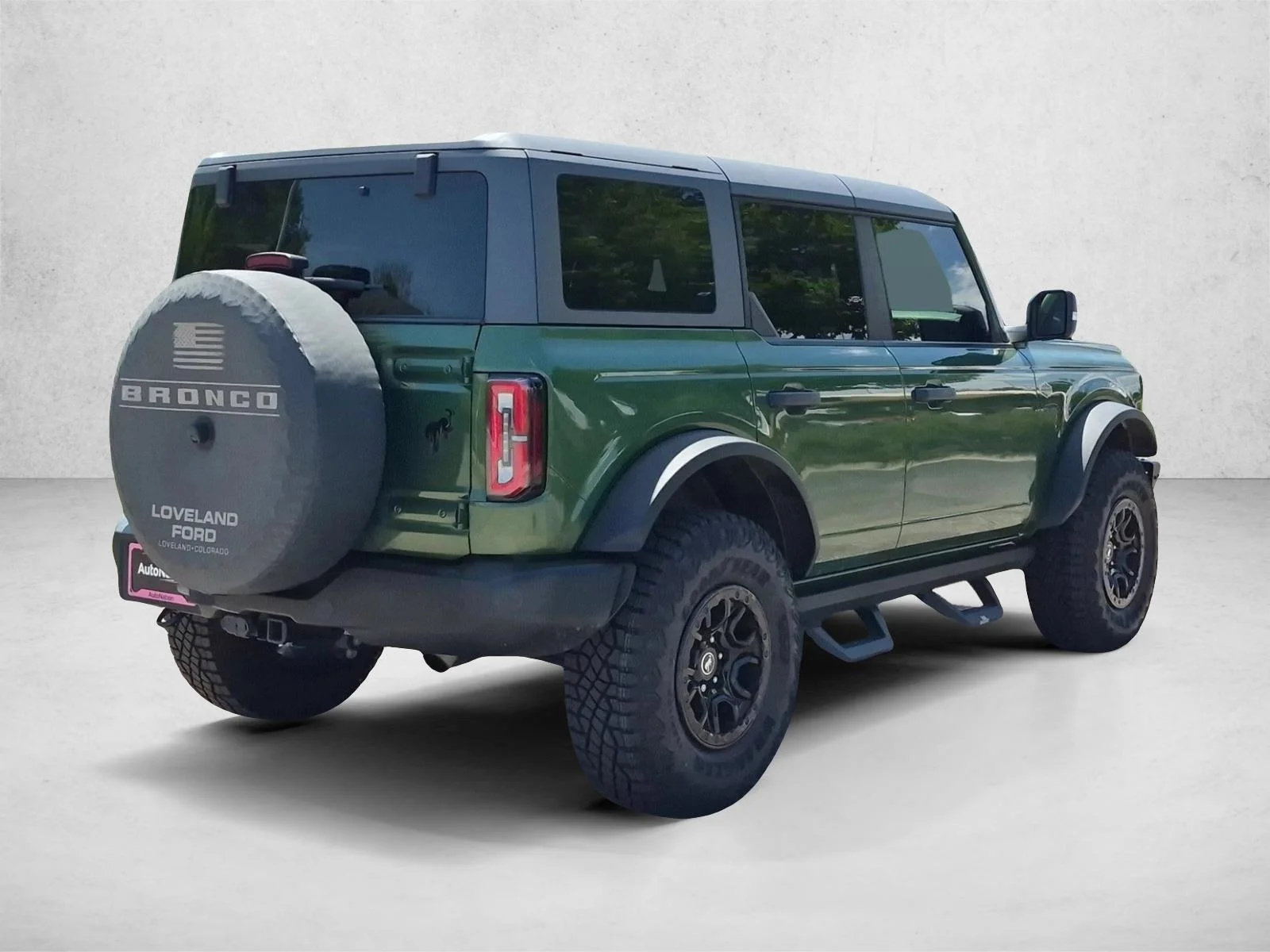 Used 2023 Eruption Green Metallic Ford Wildtrak image 5