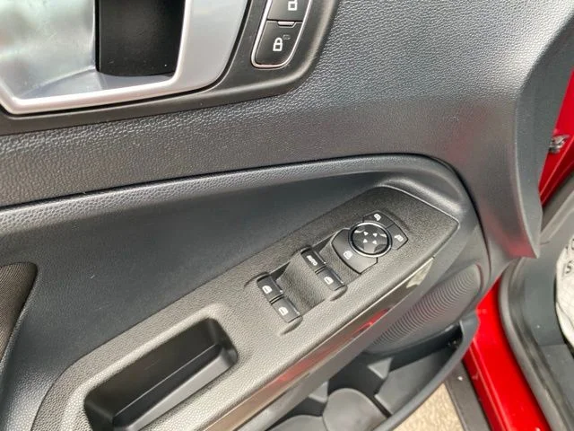 Used 2019 Red Ford SE image 20