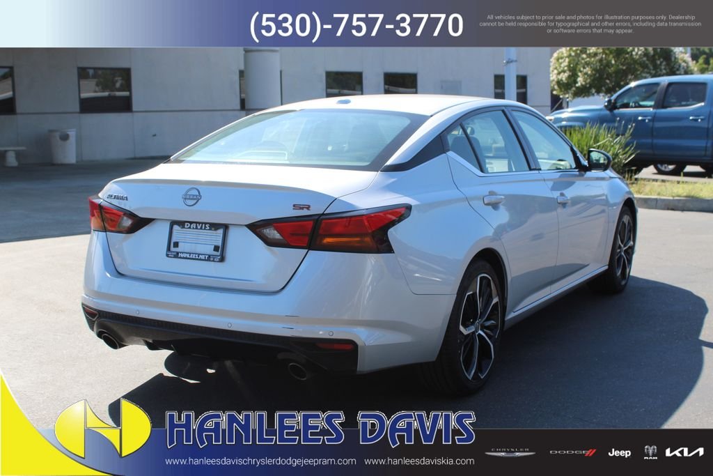 2024 Nissan Altima SR - Photo 7