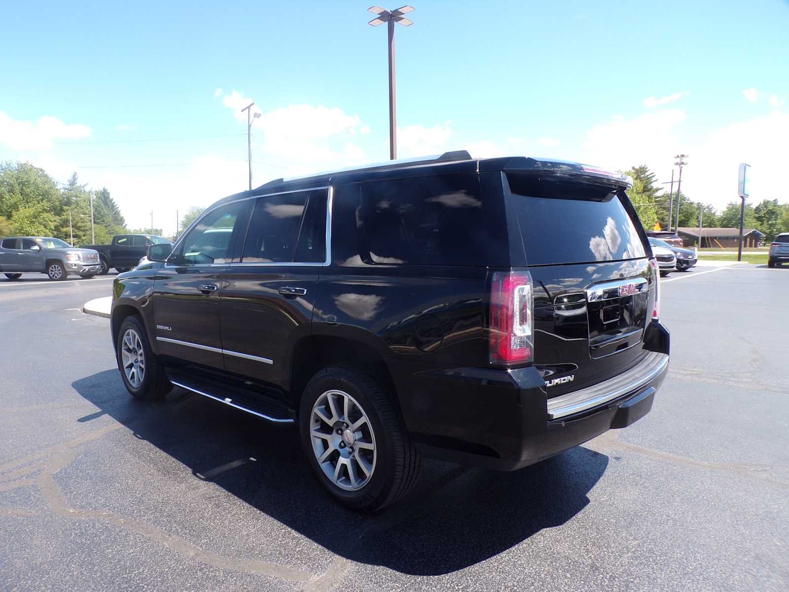 Used 2019 ONYX BLACK GMC Denali image 5