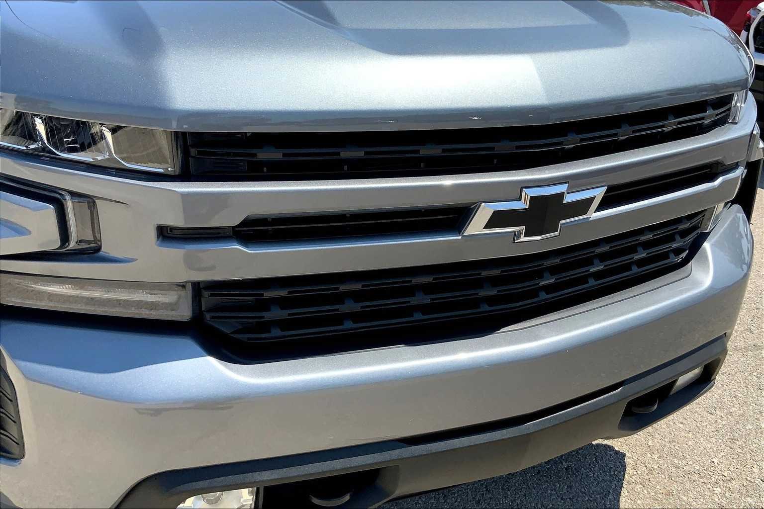 Used 2020 Satin Steel Metallic Chevrolet RST image 30