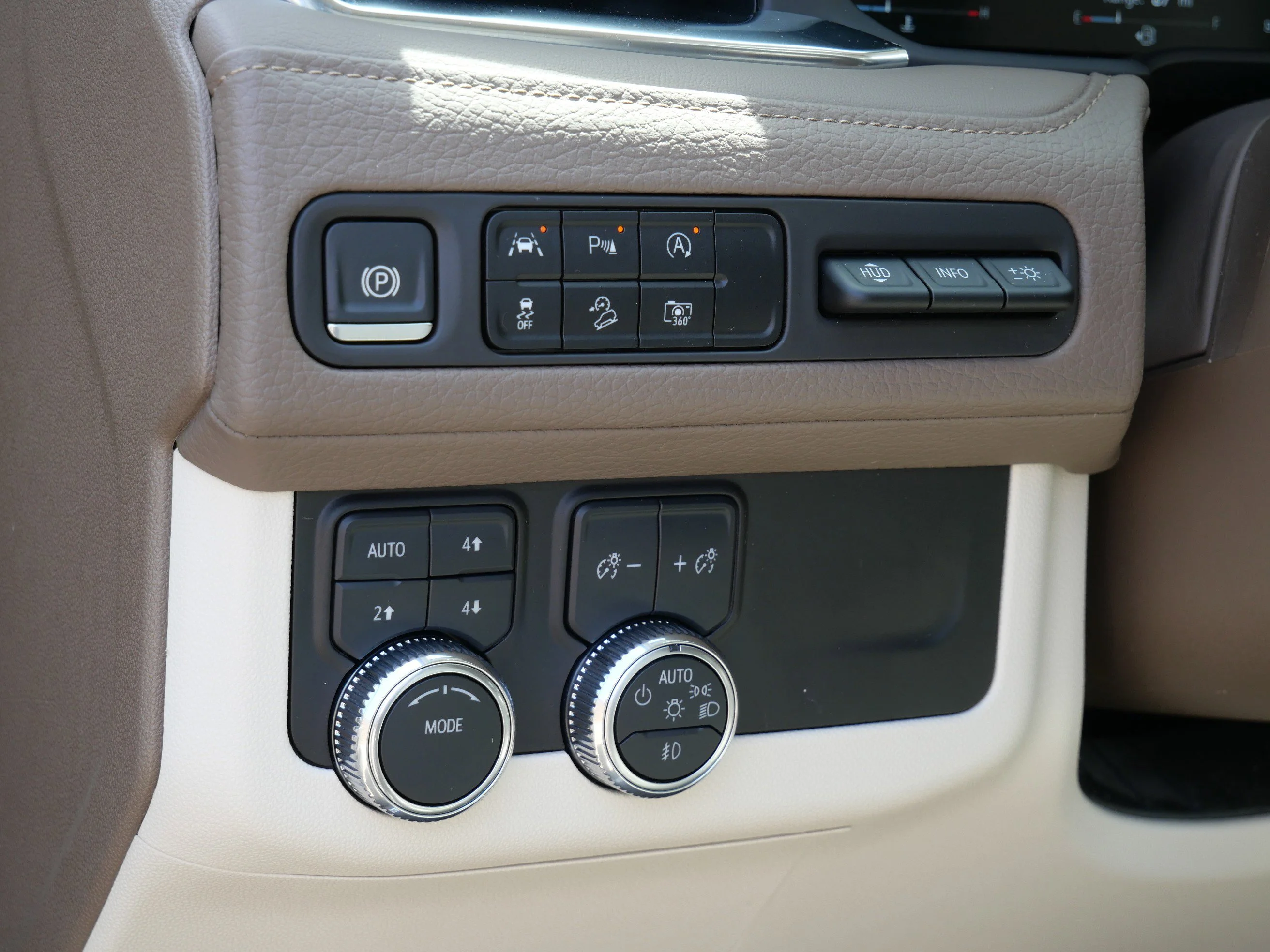 2024 GMC Yukon XL Denali - Photo 17