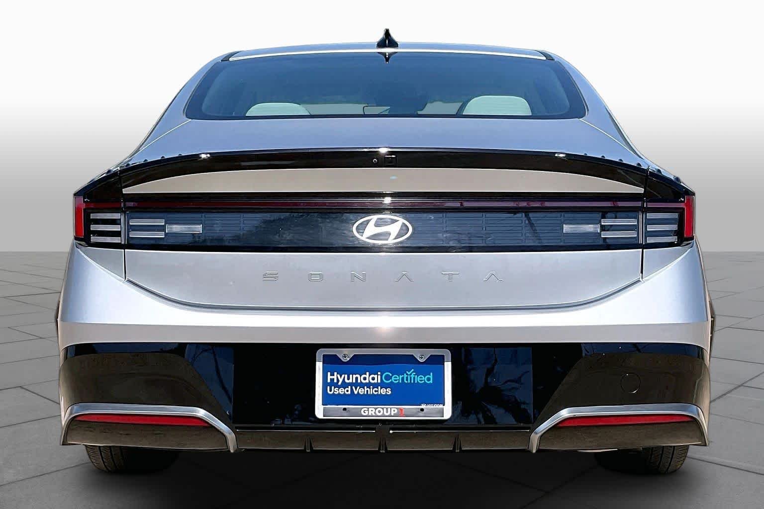 Used 2025 Aero Silver Hyundai SEL image 5
