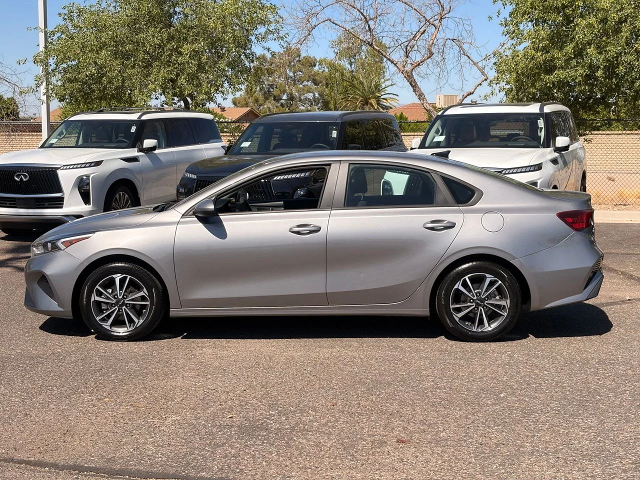 Used 2023 Steel Gray Kia LXS image 3
