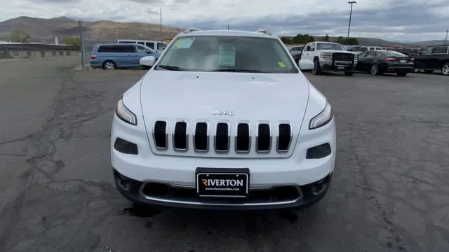 Used 2018 Bright White Clearcoat Jeep Limited image 3