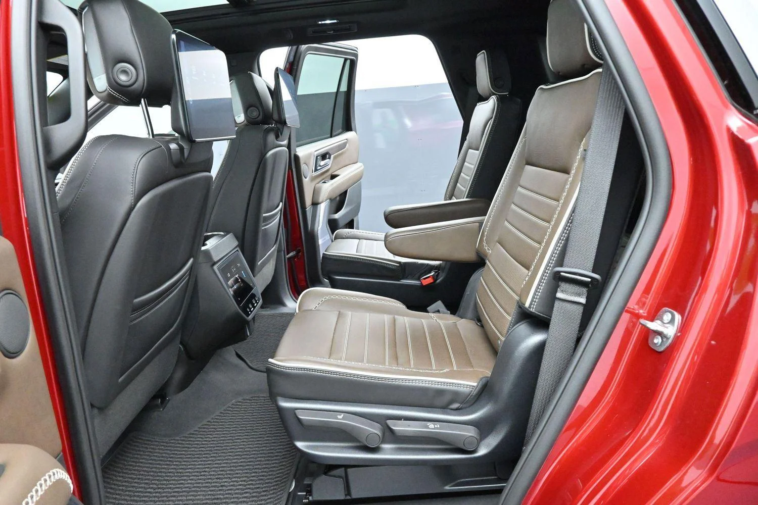 Used 2025 Volcanic Red Tintcoat GMC Denali Ultimate image 34
