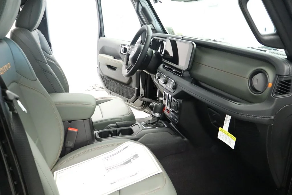 New 2026 Black Clearcoat Jeep Mojave image 27