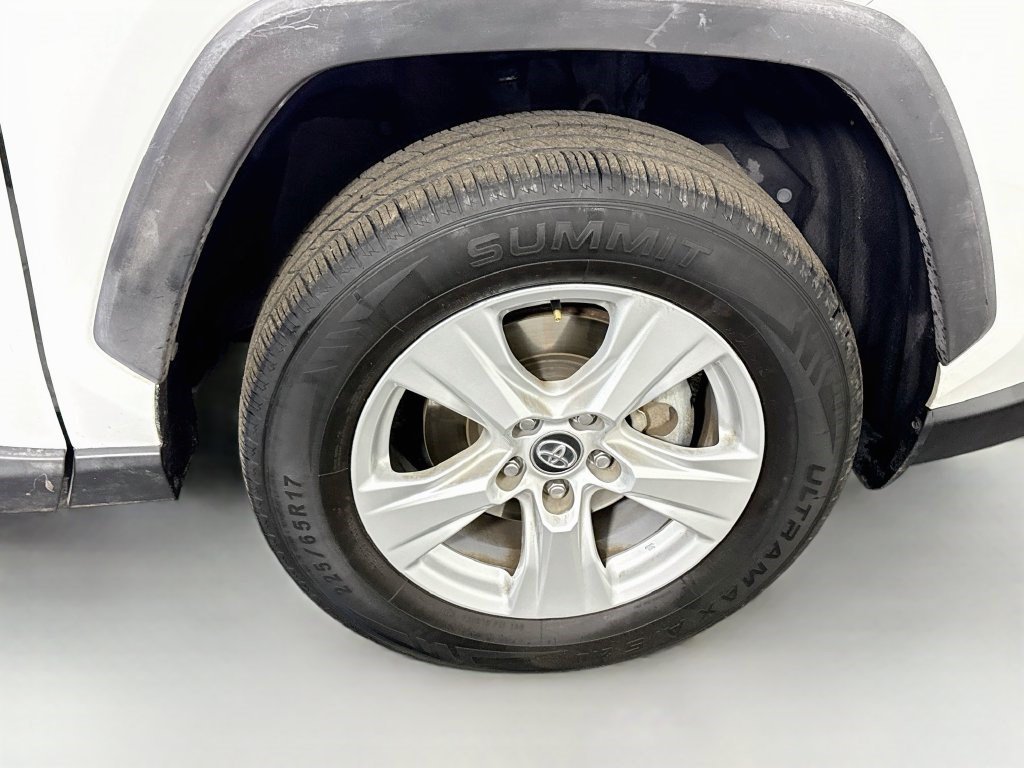 Used 2020 Super White Toyota XLE image 28