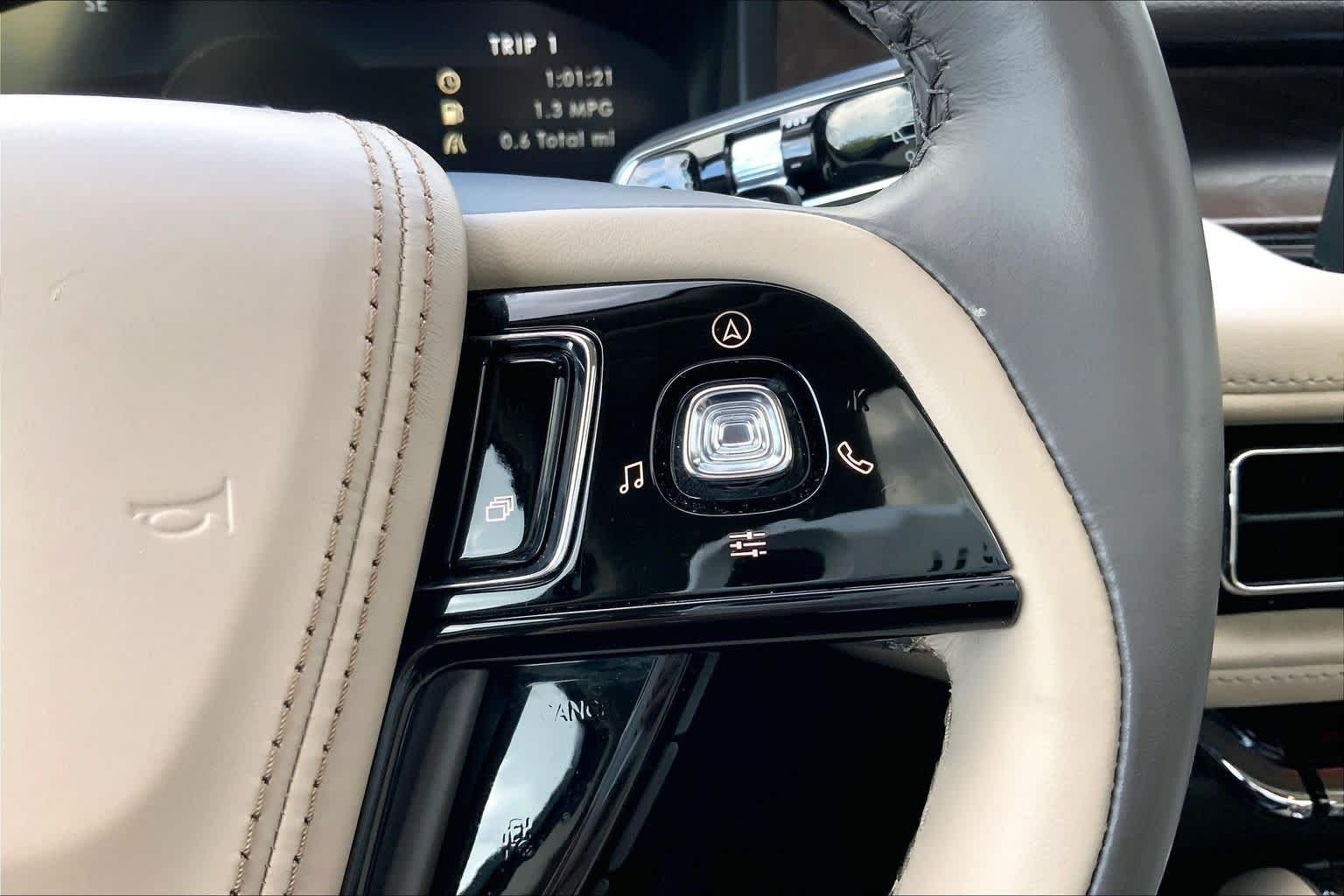 Used 2022 Flight Blue Lincoln Reserve image 24