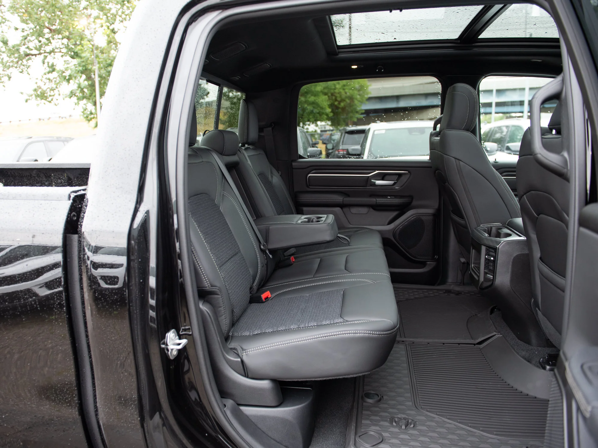 New 2026 Black RAM Sport* Crew Cab 4x4, Panoramic Sunroof, Heated Seats/Wheel, Nav image 26