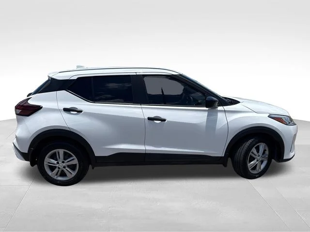 Used 2024 White Nissan S image 9