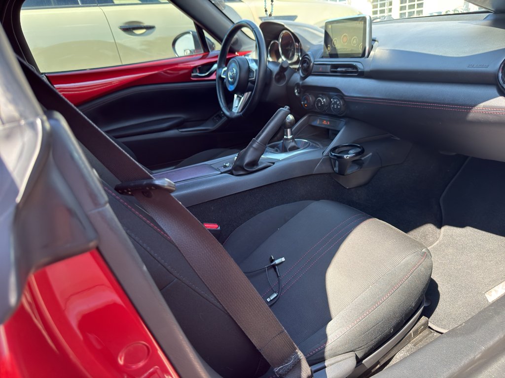 Used 2016 Soul Red Metallic Mazda Club image 10