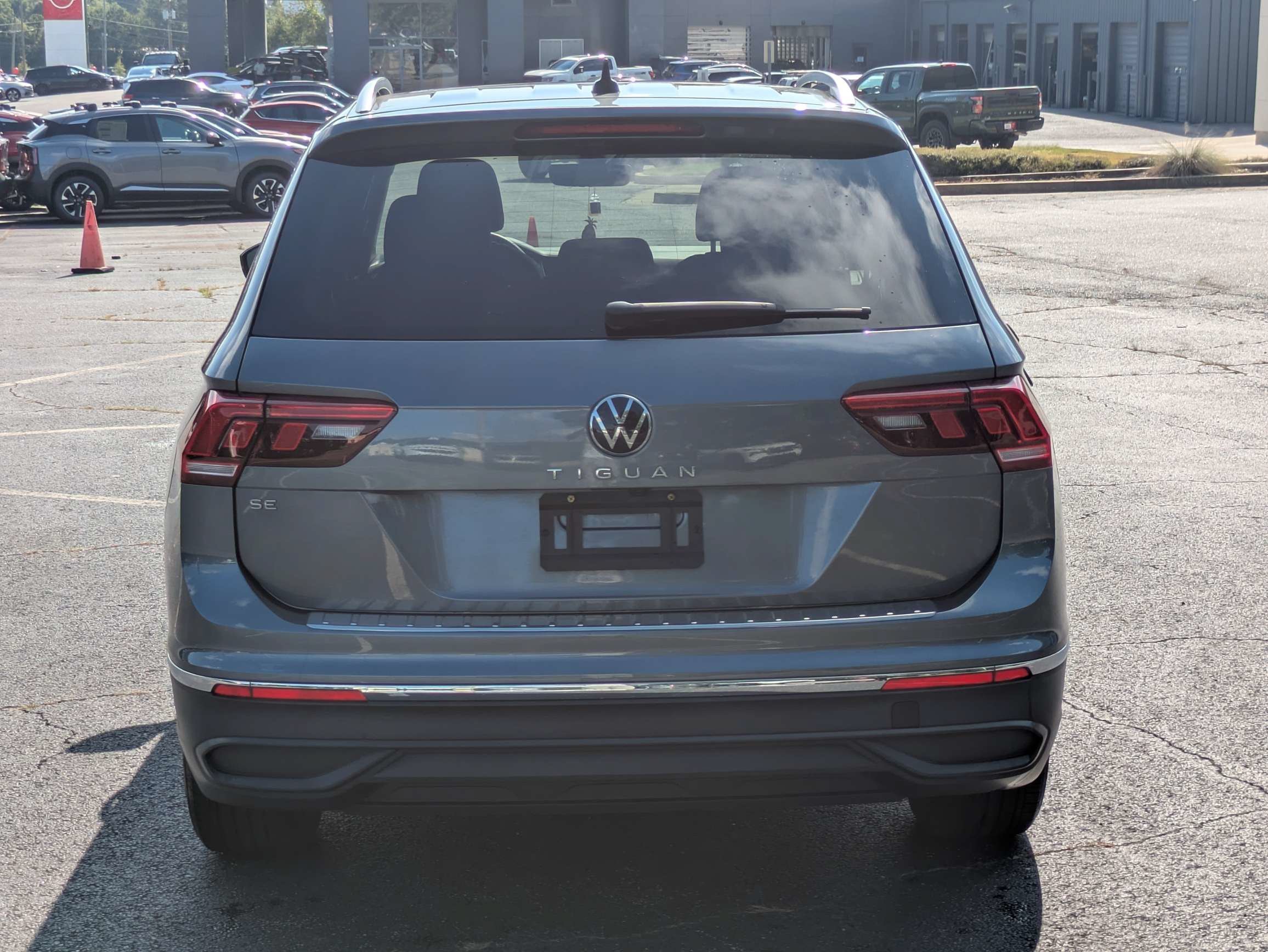 Used 2024 Gray Volkswagen 2.0T SE image 4