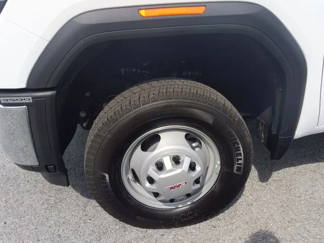 2025 GMC Sierra 3500HD Pro - Photo 18