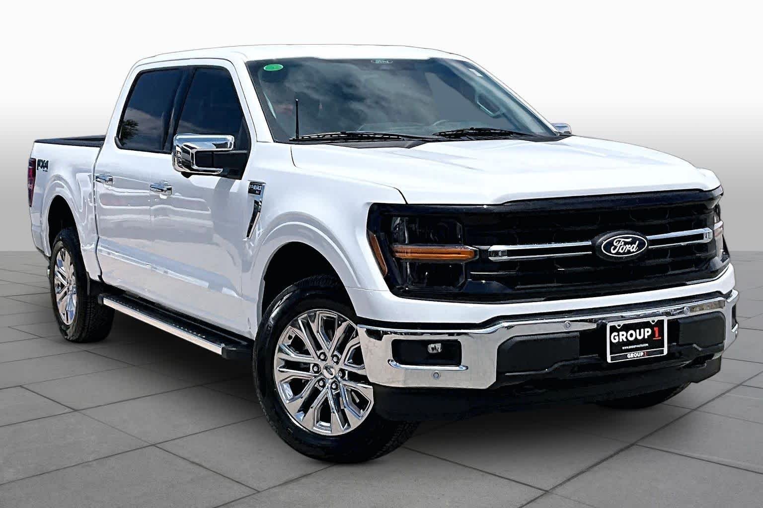 Used 2024 Oxford White Ford XLT image 3