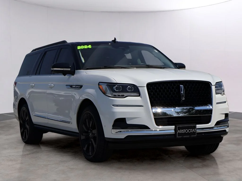 Used 2024 White Metallic Lincoln Black Label image 3