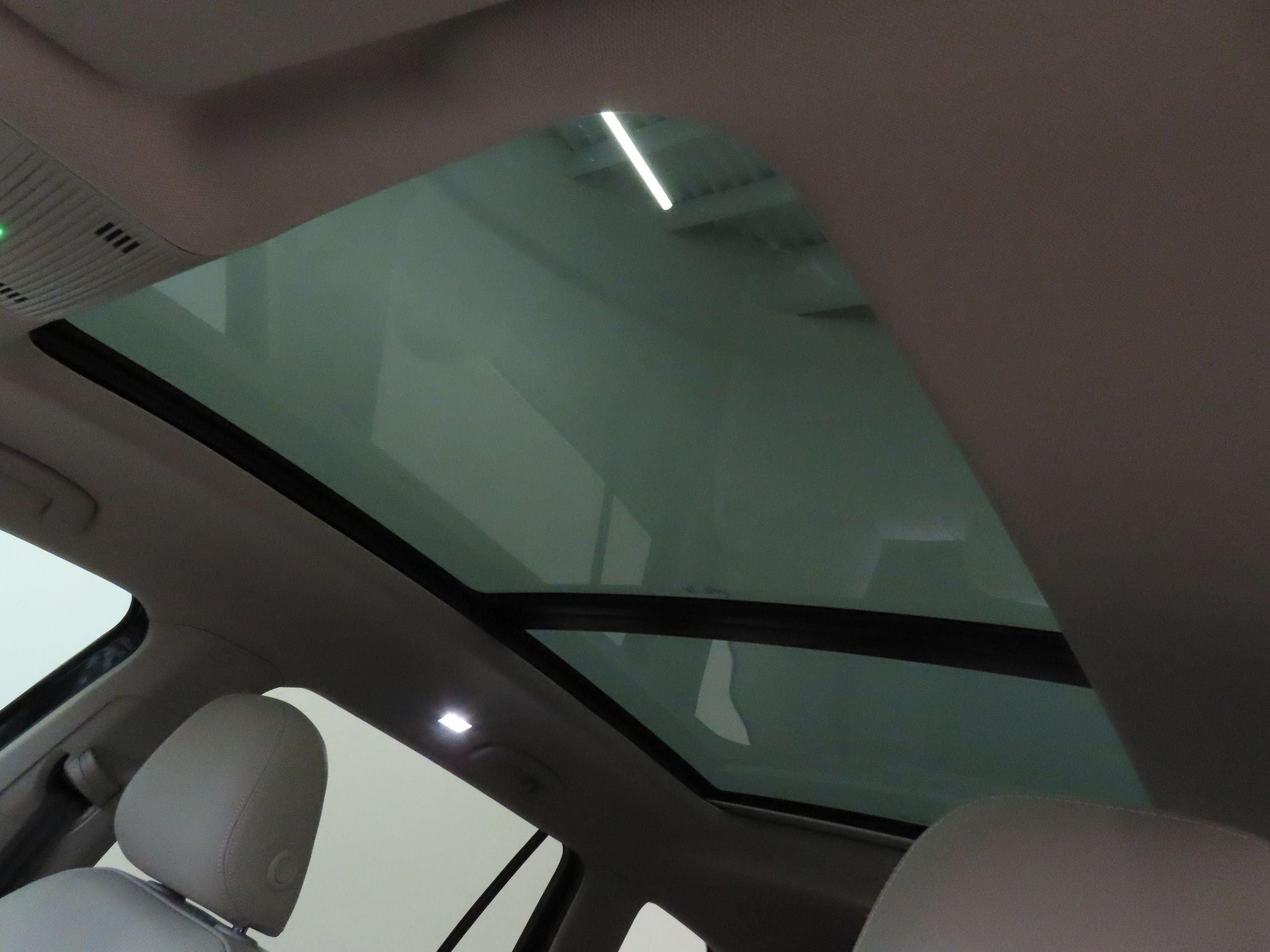 New 2026 Black Volkswagen 2.0T SE w/Technology image 19