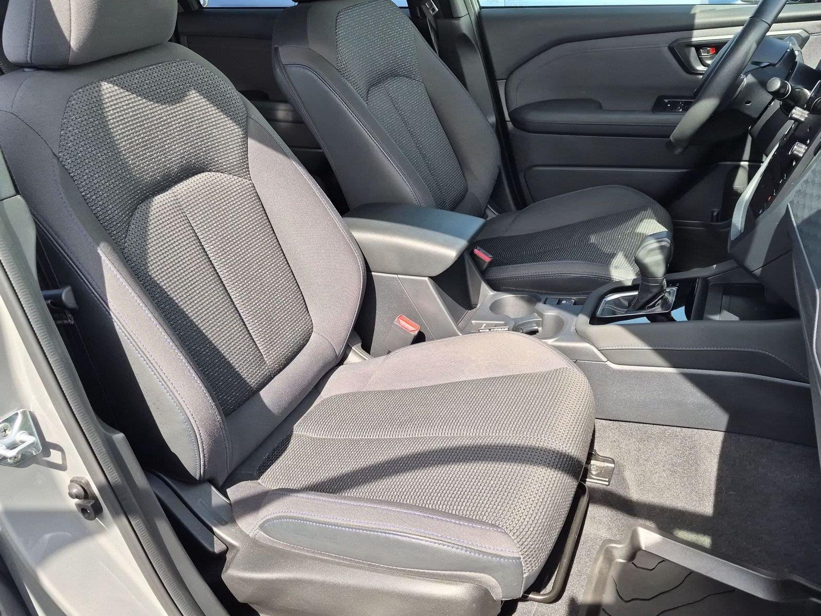 Used 2025 River Rock Pearl Subaru Premium image 29