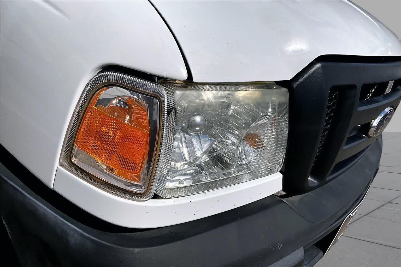 Used 2011 Oxford White Ford XL image 28