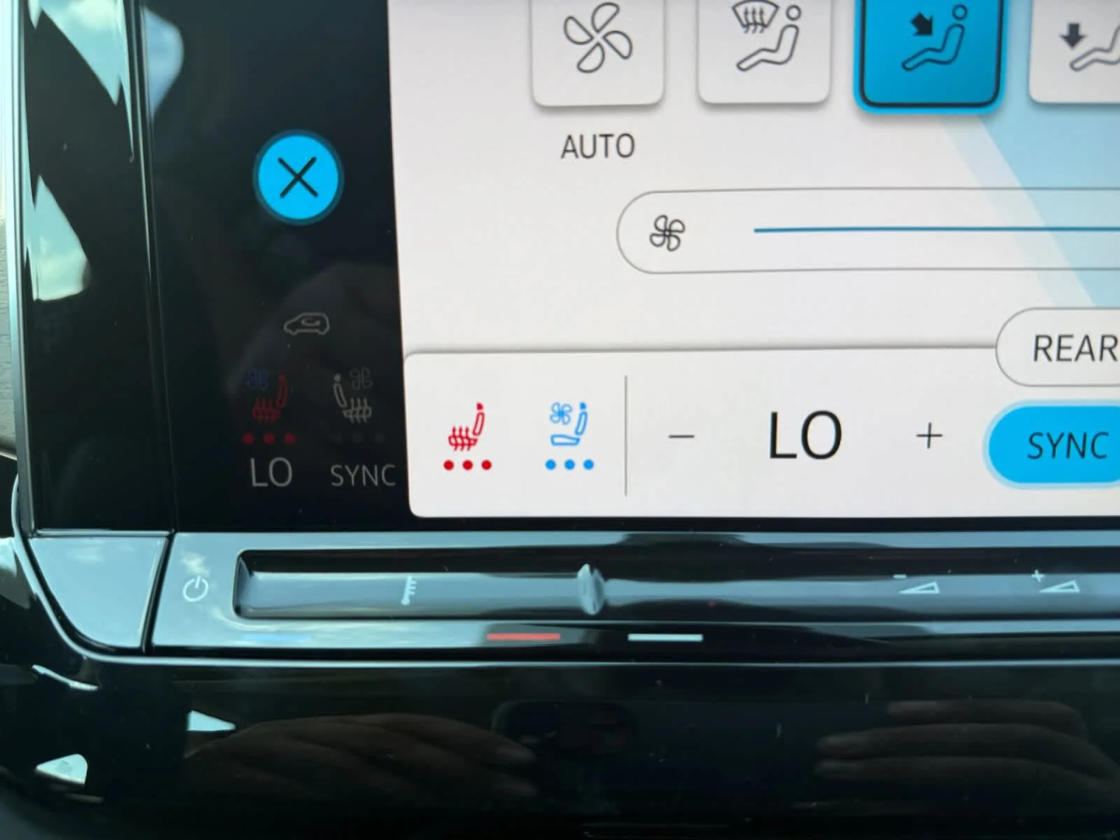2026 Volkswagen Atlas SE w/Tech - Photo 19