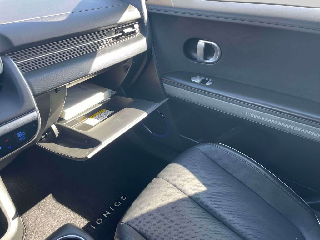 Used 2022 Green Hyundai Limited image 34