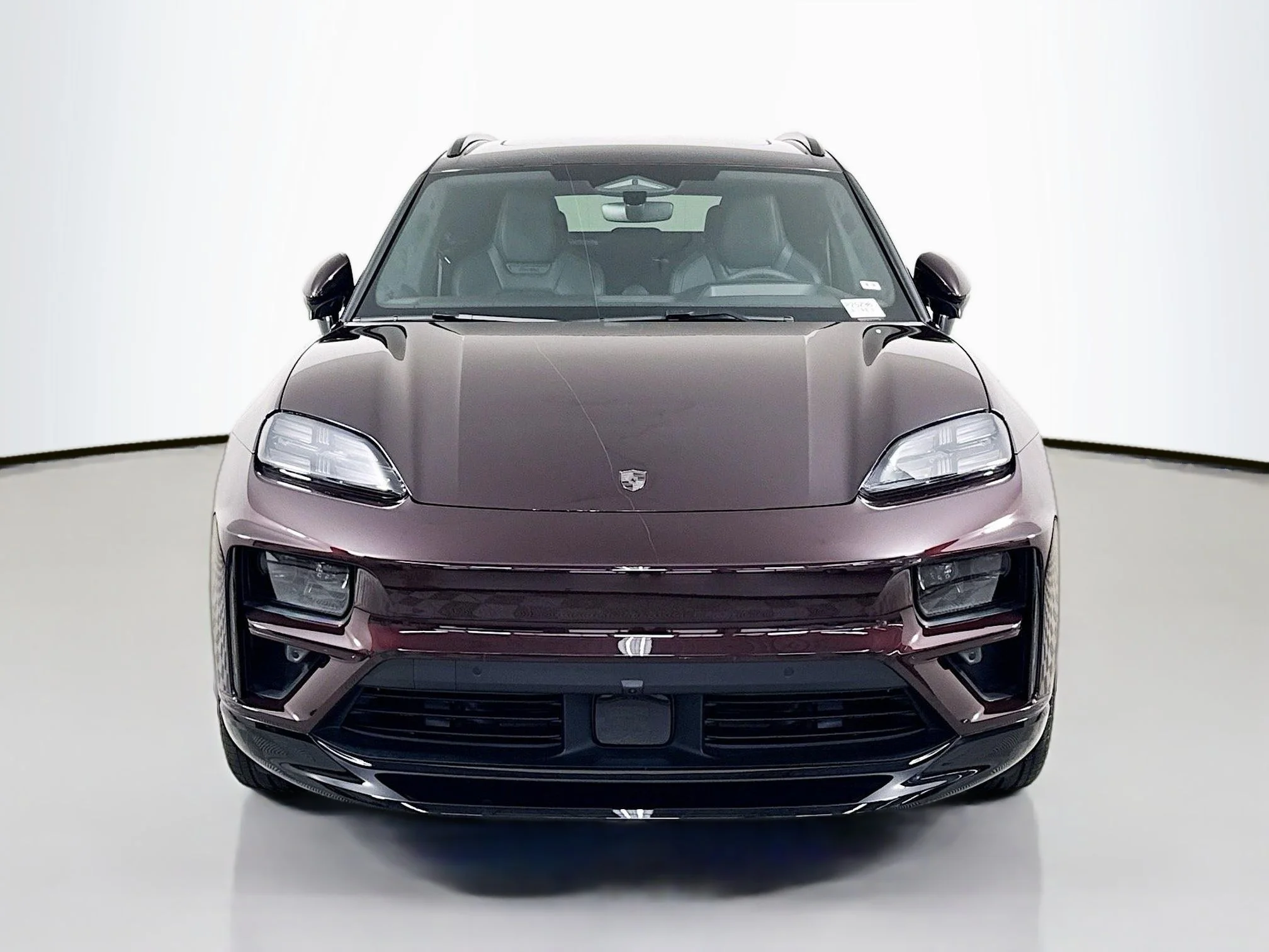 2025 Porsche Macan Turbo Electric - Photo 6
