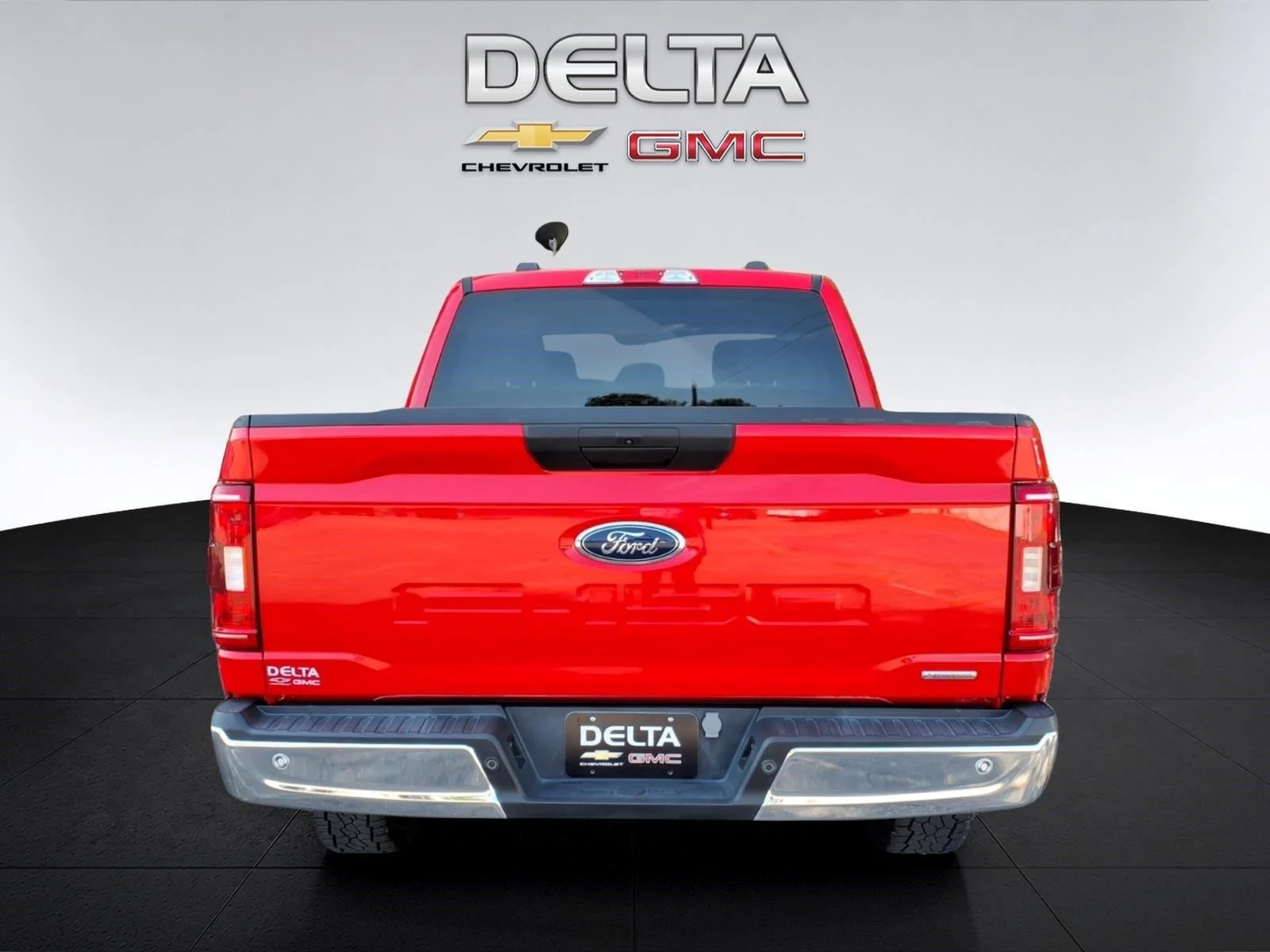 Used 2023  Ford XL image 4