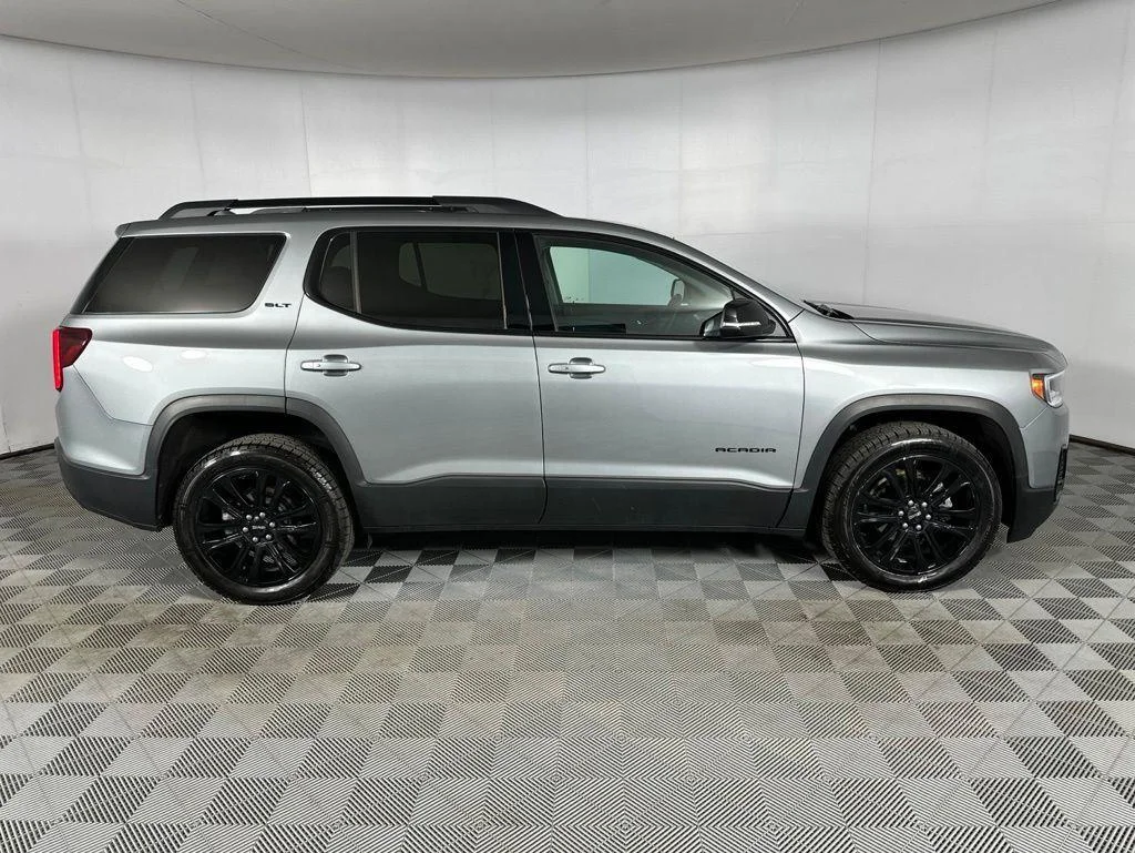 Used 2023 Sterling Metallic GMC SLT image 31