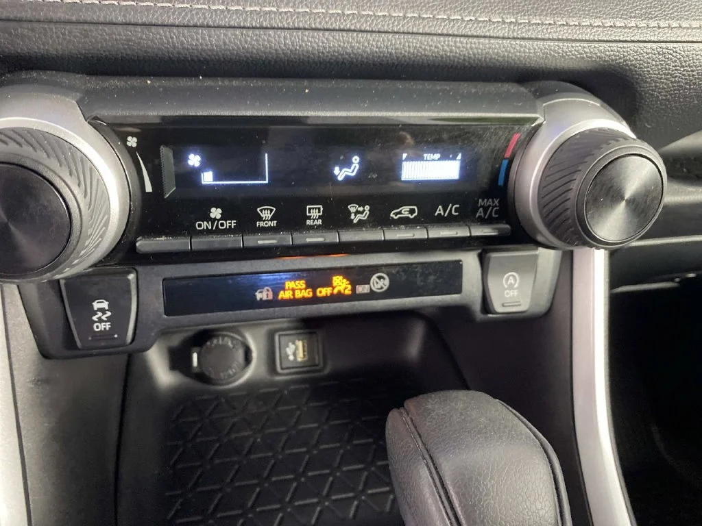 Used 2024 Ice Toyota LE image 21