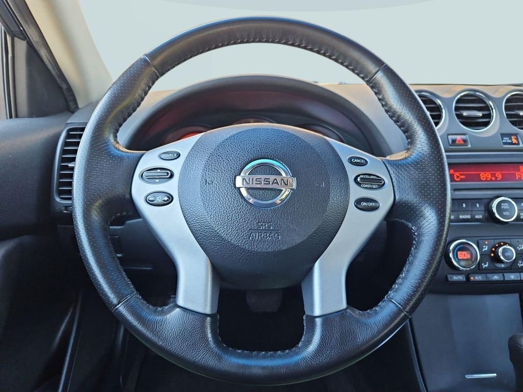 Used 2009 Dark Slate Metallic Nissan Hybrid image 14