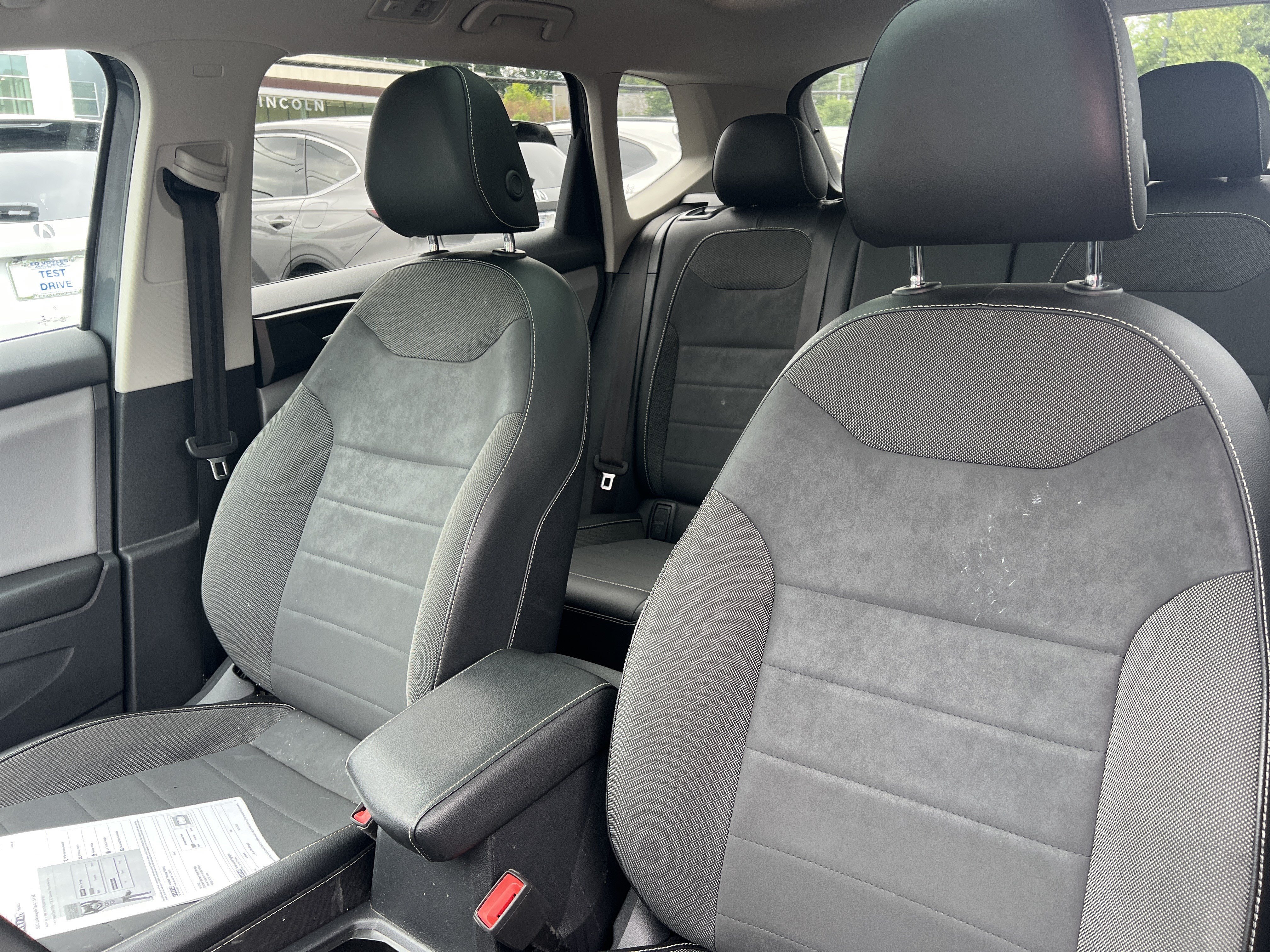 Used 2022 Platinum Gray Metallic Volkswagen SE image 9