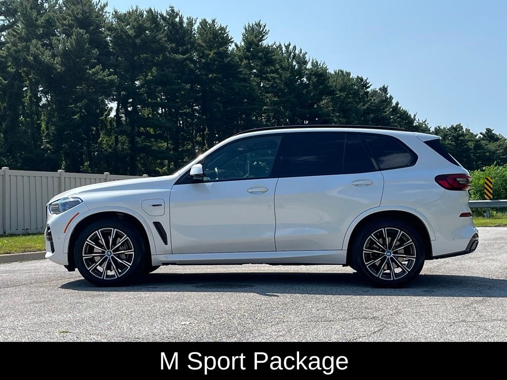 Certified Used 2023 Mineral White Metallic BMW xDrive45e image 4