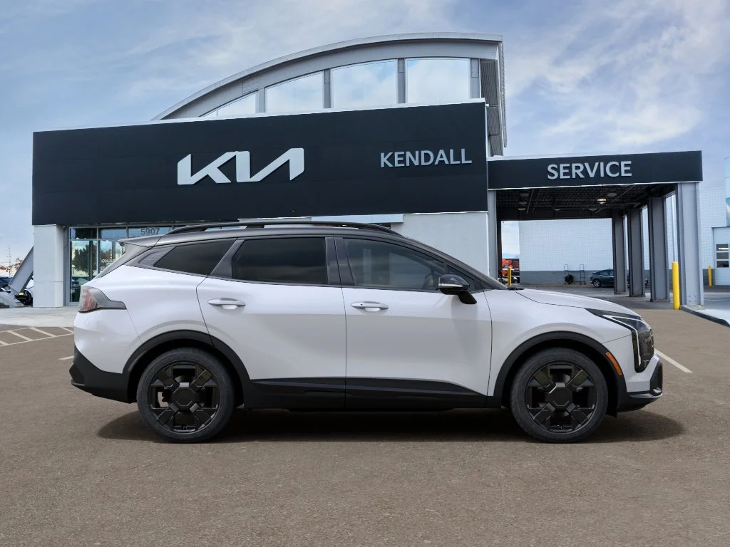 New 2027 Glacial White Pearl / Black Ro Kia X-Line image 7