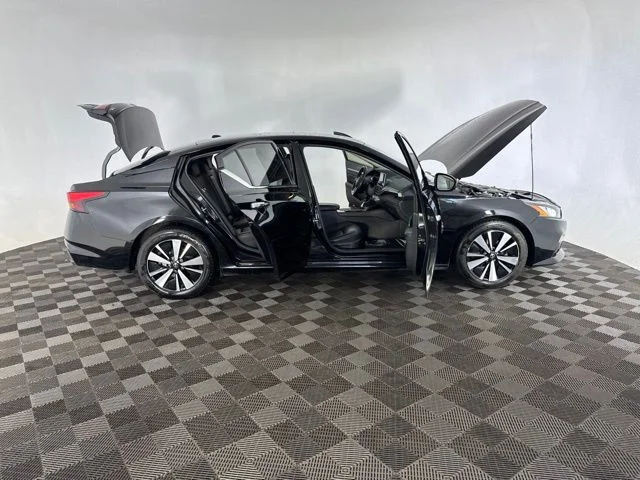 Used 2020 Black Nissan 2.5 SL image 13