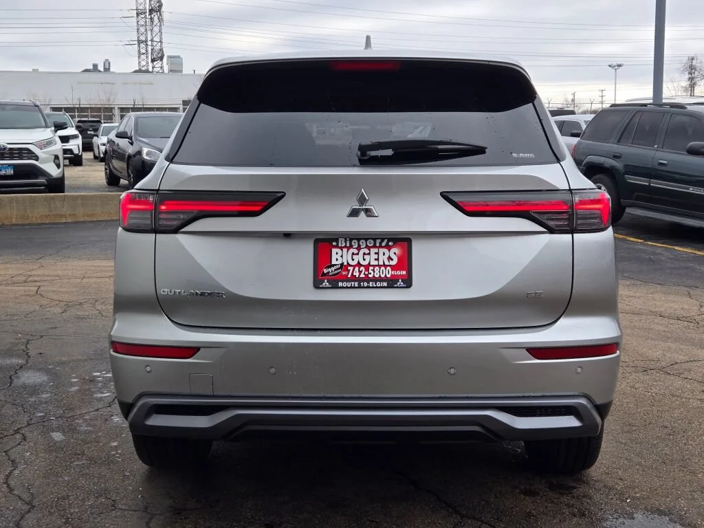 2026 Mitsubishi Outlander SE - Photo 11