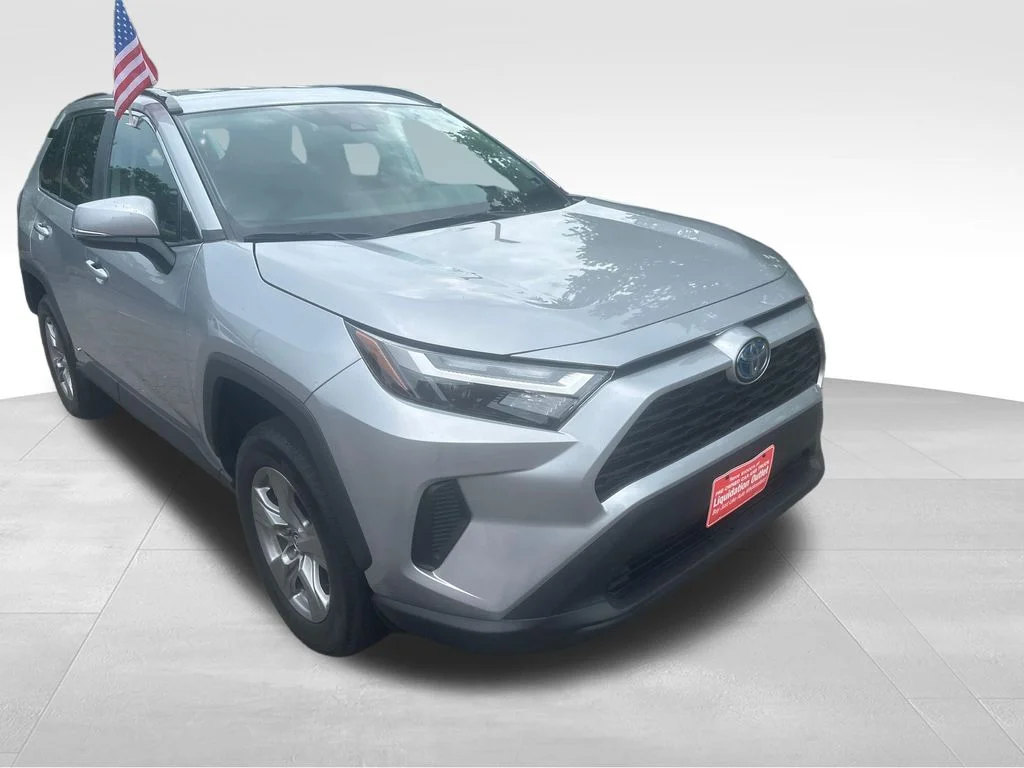 Used 2024 Silver Toyota XLE image 34