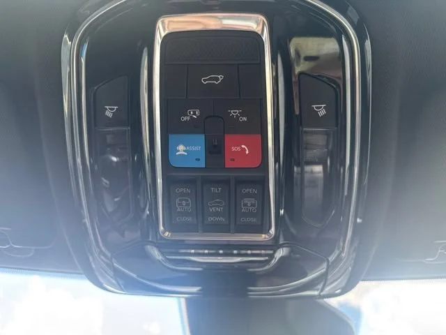 2022 Jeep Grand Cherokee Overland - Photo 36