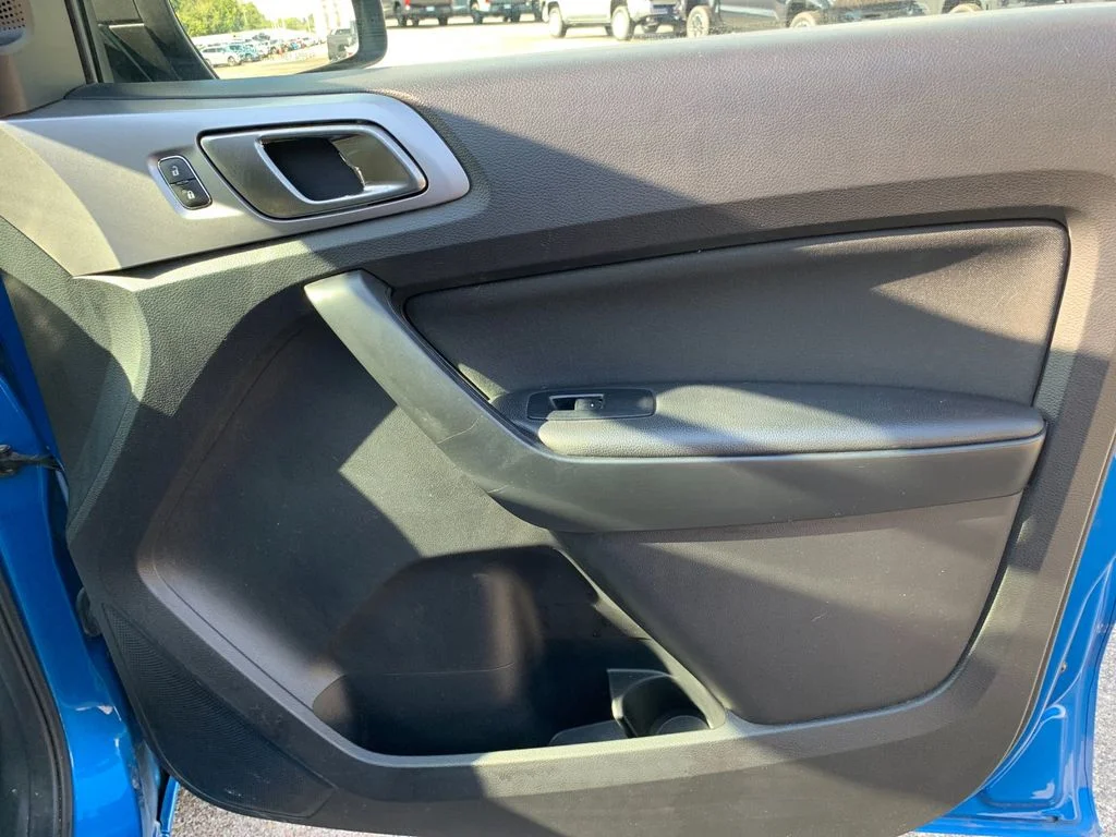 Used 2021 Blue Ford XLT image 19