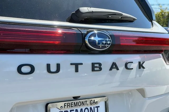 New 2026 CRYSTAL WHITE PEARL Subaru Limited image 23