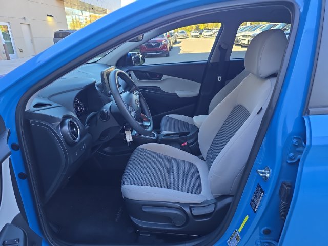 Used 2022 Blue Hyundai SE image 13