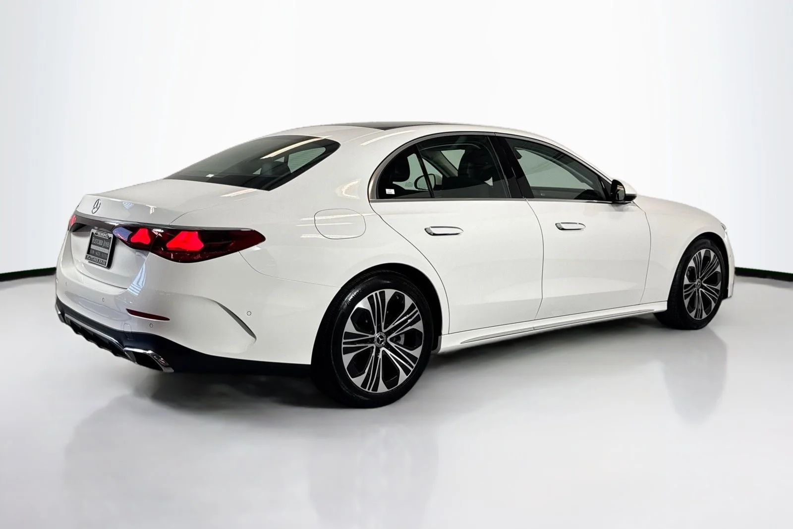 Used 2026 Polar White Mercedes-Benz E 350 image 5